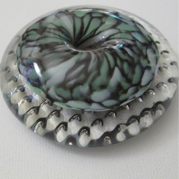 Peter Patterson Art Glass Paperweight Clear Bubbles Green Black Speckled Dome - Picture 3 of 9